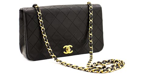 Chanel Borsa a tracolla con catena in raso trapuntato